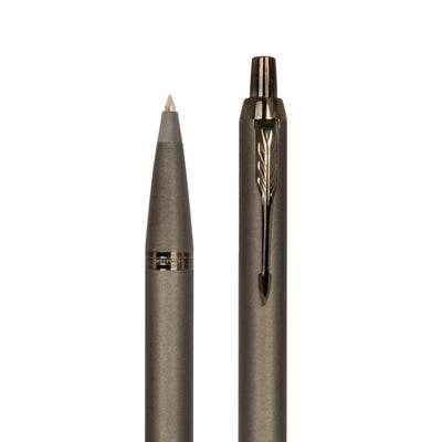 قلم باركر جاف لون بني تيتانيوم