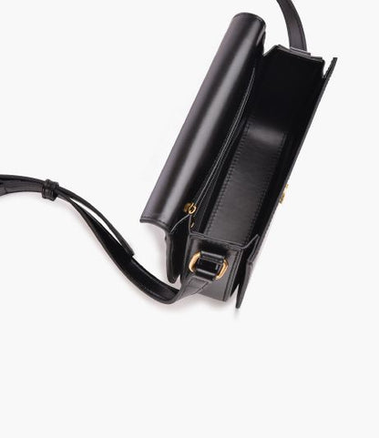 شنطة يد نسائية من كانلّي شكل أنيق