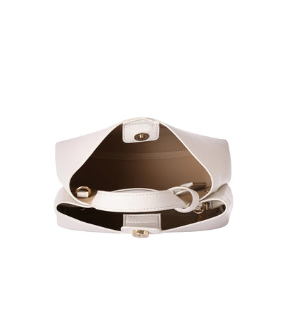 شنطه يد حريمي كنالى ابيض