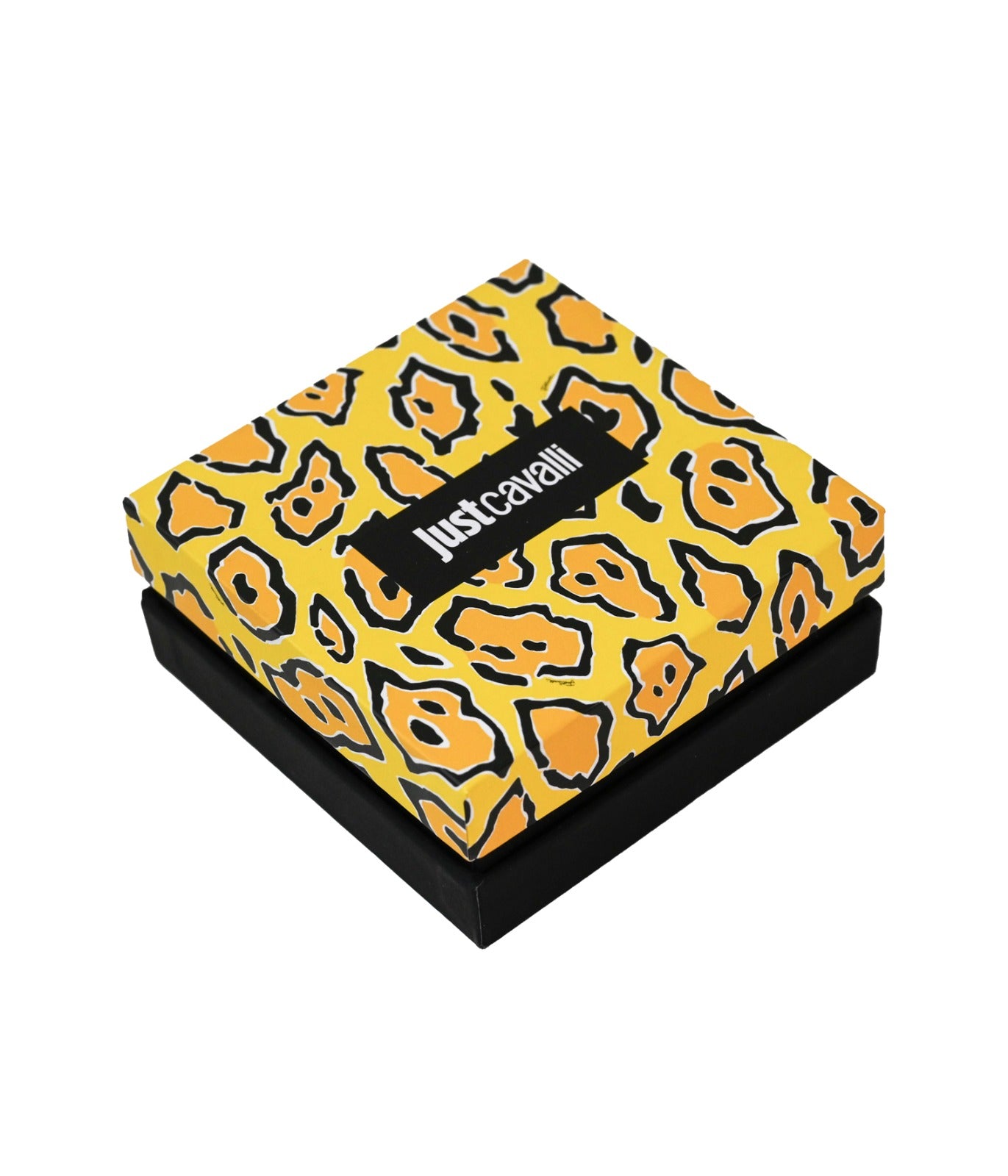 عقد نسائي من جوست كفالي