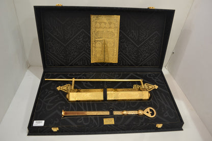 مفتاح الكعبه مغلف بقماش من ستاره الكعبه