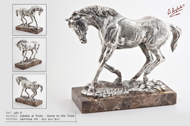 مجسم حصان فضى اسبانى ارتفاع 24 سم على قاعده رخاميه